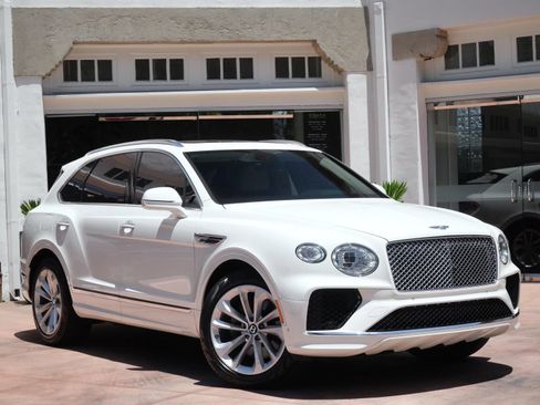 Used 2023 Bentley Bentayga AWD/4WD image 1