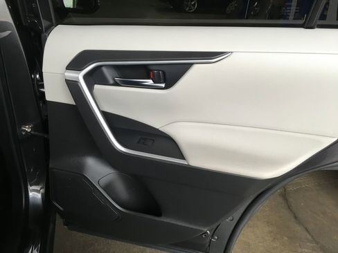 Used 2020 Toyota RAV4 XLE w/ Convenience Package AWD/4WD image 29
