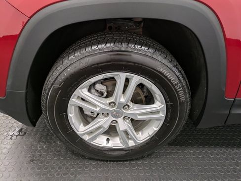 Used 2024 GMC Terrain SLE w/ Driver Convenience Package image 7