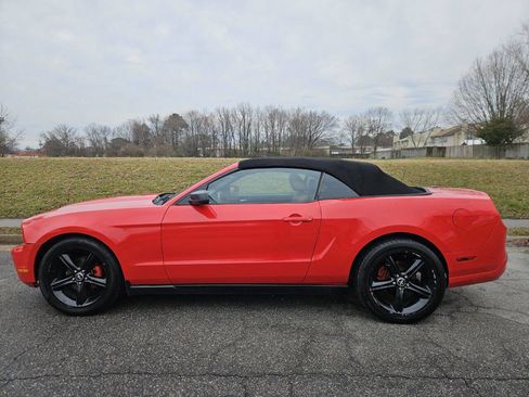 Used 2010 Ford Mustang Premium image 2