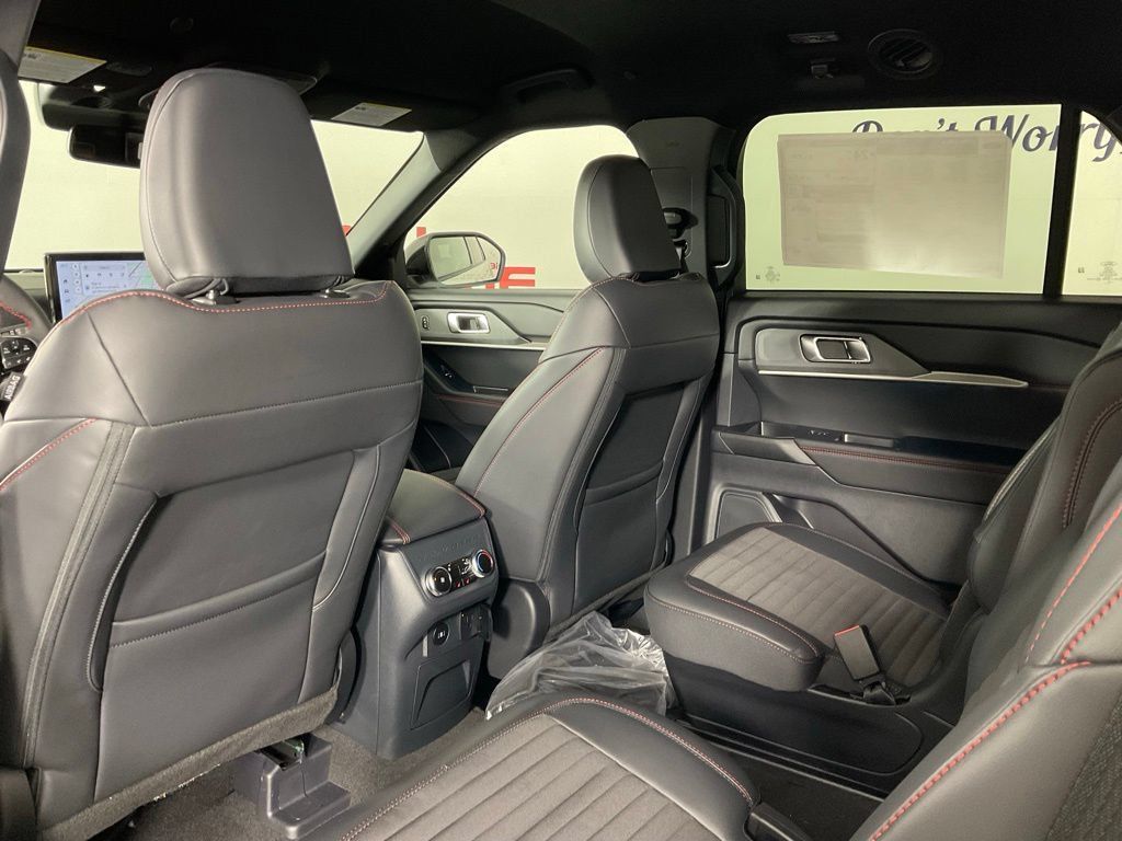 New 2026 Ford Explorer ST-Line w/ ST-Line Street Pack RWD image 14
