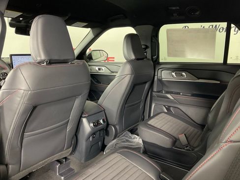 New 2026 Ford Explorer ST-Line w/ ST-Line Street Pack RWD image 14