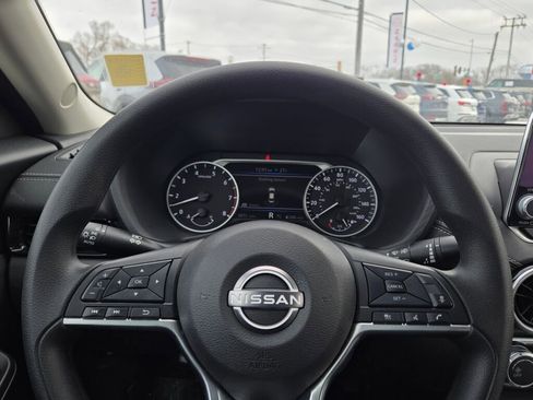 Used 2025 Nissan Sentra SV FWD image 28