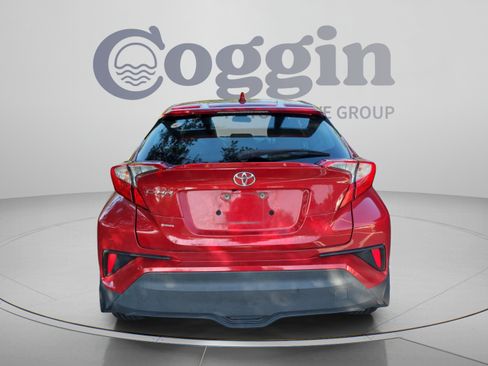 Used 2020 Toyota C-HR LE FWD image 5