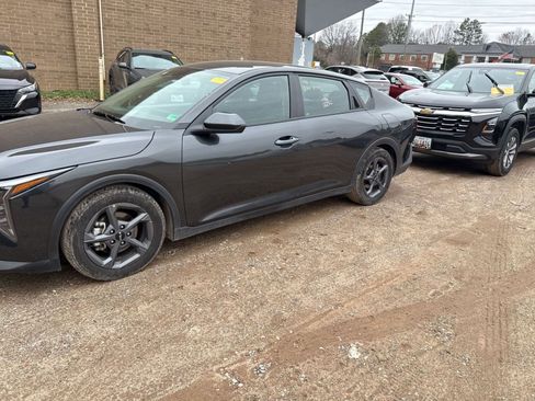 Used 2025 Kia K4 LXS image 7