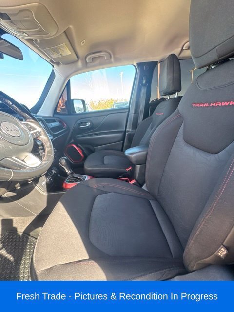 Used 2018 Jeep Renegade Trailhawk AWD/4WD image 11