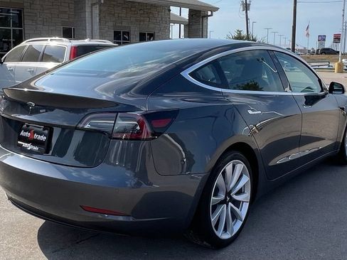 Used 2018 Tesla Model 3 Long Range RWD image 4