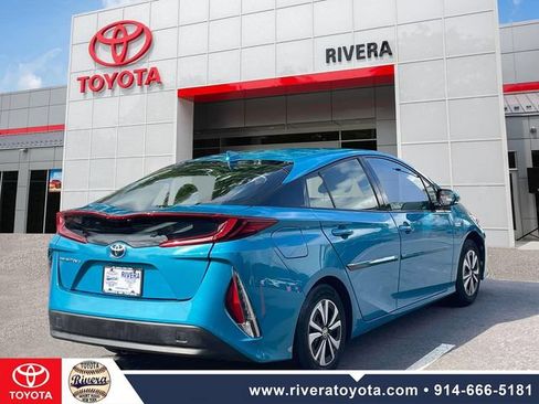 Used 2017 Toyota Prius Prime Premium FWD image 6