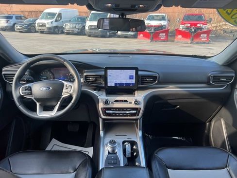 Used 2022 Ford Explorer XLT w/ Equipment Group 202A image 19