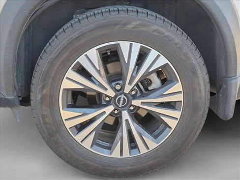 Used 2022 Nissan Rogue SV FWD image 23