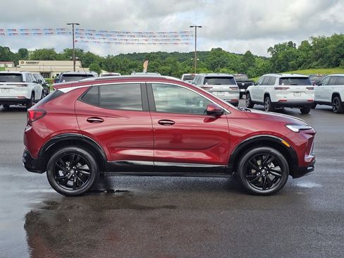 Used 2024 Buick Encore GX Sport Touring image 6