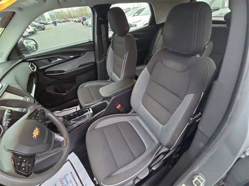 Used 2023 Chevrolet TrailBlazer LS image 16