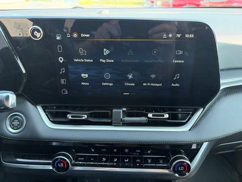 Used 2025 Chevrolet Equinox LT w/ Convenience Package II FWD image 11