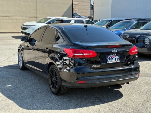 Used 2017 Ford Focus SE FWD image 8