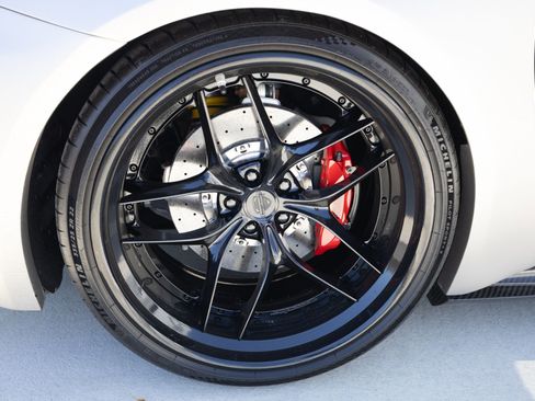 Used 2016 Ferrari F12 Berlinetta image 37