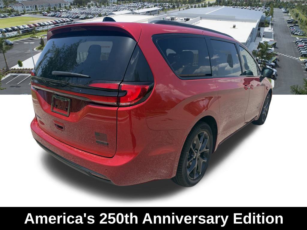 New 2027 Chrysler Pacifica Select FWD image 4
