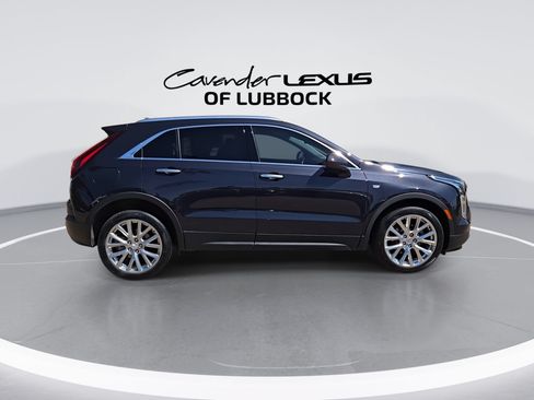 Used 2023 Cadillac XT4 Luxury w/ Cold Weather Package FWD image 9