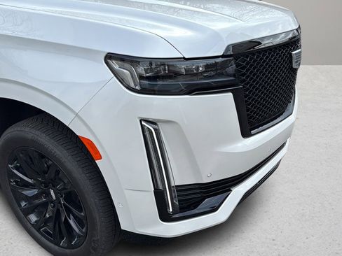 Certified 2024 Cadillac Escalade ESV Sport Platinum w/ LPO, ONYX Package AWD/4WD image 6