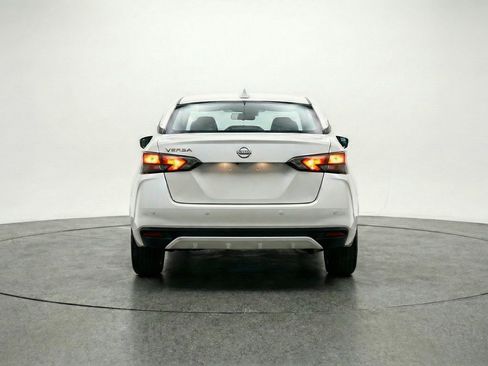 Used 2025 Nissan Versa SV FWD image 7