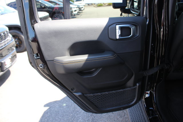 Used 2024 Jeep Gladiator Sport w/ Premium Package AWD/4WD image 24