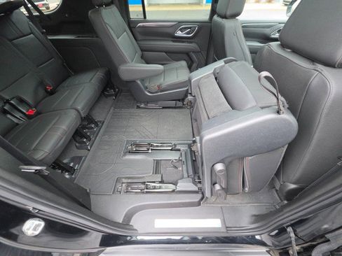 Used 2023 Chevrolet Suburban RST w/ Luxury Package image 18