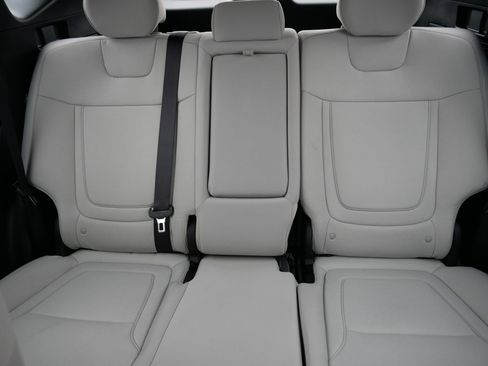 Certified 2025 Hyundai Tucson SE image 13