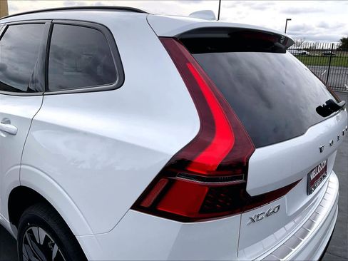 New 2026 Volvo XC60 B5 Plus w/ Protection Package Premier image 25