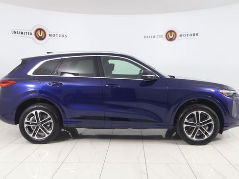 Used 2025 Audi Q5 Premium w/ Convenience Package AWD/4WD image 2