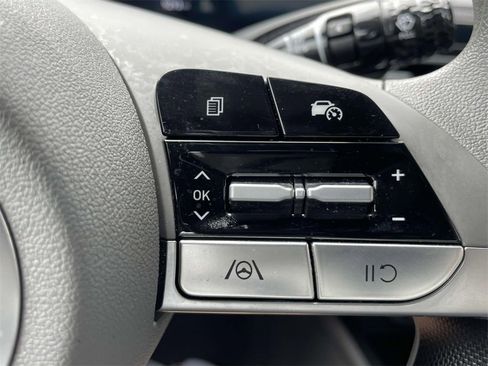 Used 2024 Hyundai Elantra SEL image 21