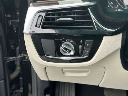 Used 2023 BMW 530i xDrive w/ Premium Package image 21