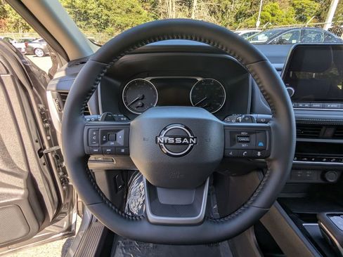 New 2026 Nissan Rogue SV AWD/4WD image 16