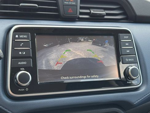 Used 2025 Nissan Versa SV FWD image 17