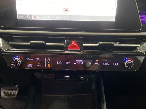 Used 2023 Kia Niro EX FWD image 20