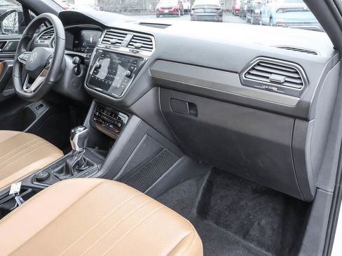 Certified 2024 Volkswagen Tiguan SE R-Line AWD/4WD image 37