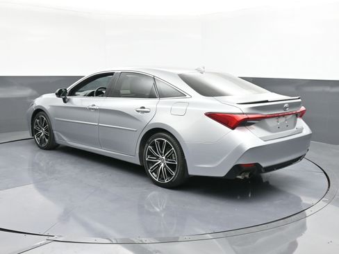 Used 2022 Toyota Avalon Touring image 6