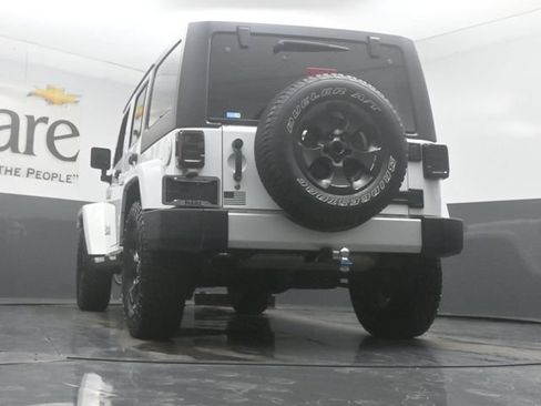 Used 2013 Jeep Wrangler Unlimited Sahara w/ Dual Top Group AWD/4WD image 53