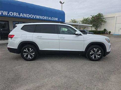 New 2026 Volkswagen Atlas SE image 3