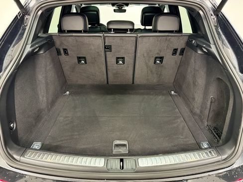 Certified 2020 Porsche Macan AWD/4WD image 28