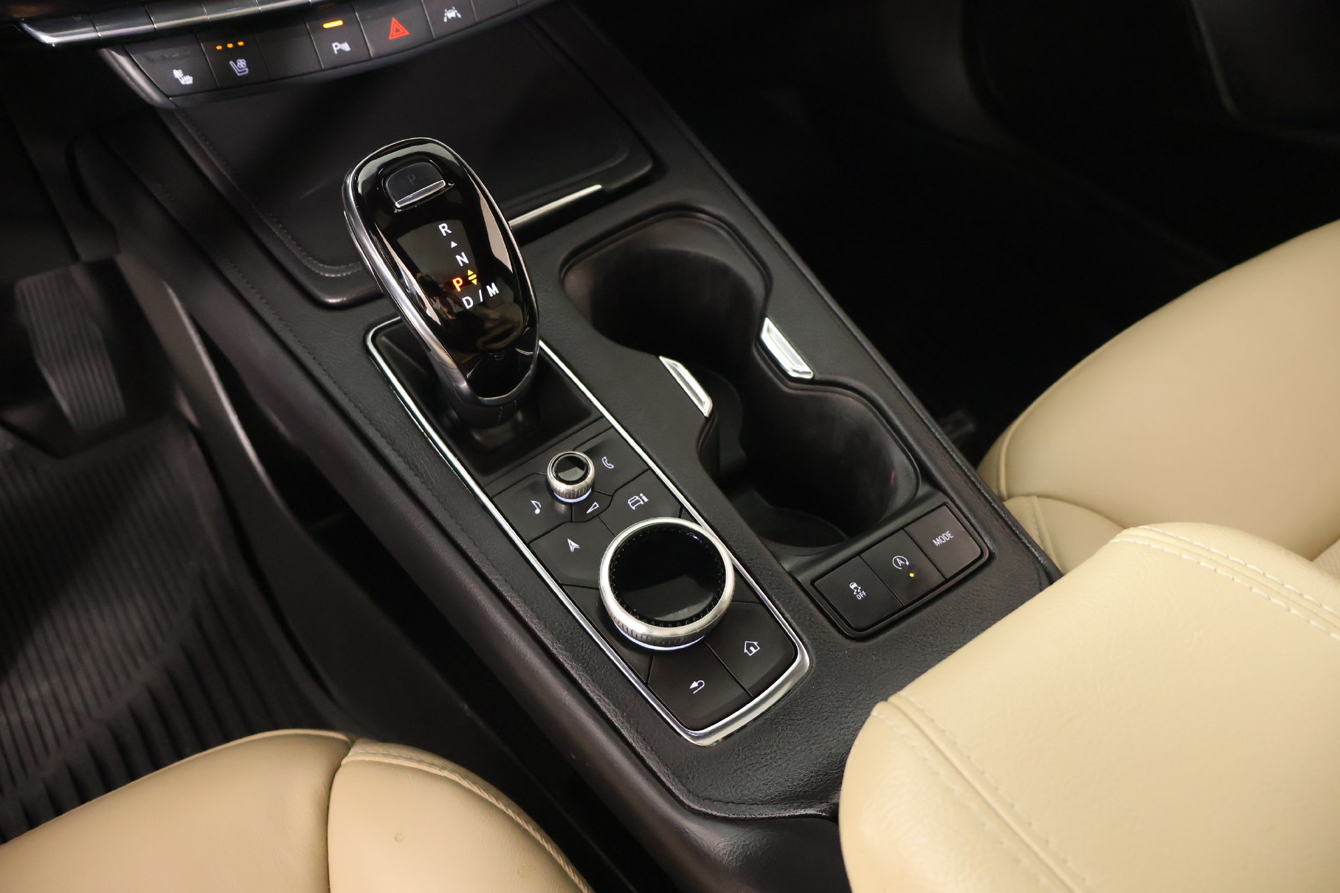 Used 2024 Cadillac XT4 Premium Luxury w/ Active Safety Package FWD image 9