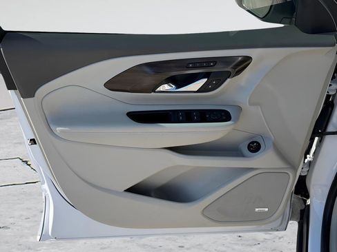 Used 2018 GMC Terrain Denali w/ Advanced Safety Package image 15