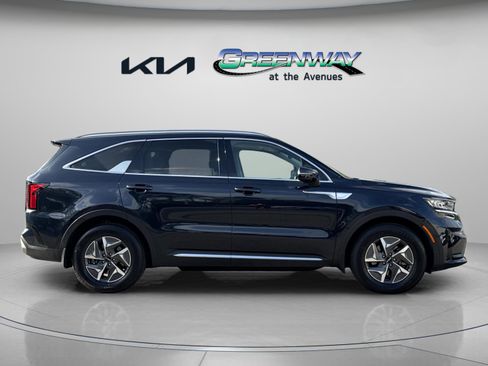 Certified 2022 Kia Sorento EX w/ Panoramic Sunroof Package FWD image 8