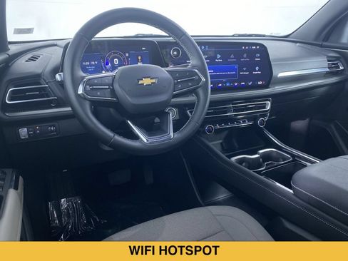 Certified 2026 Chevrolet Traverse LT w/ Driver Confidence Package FWD image 2