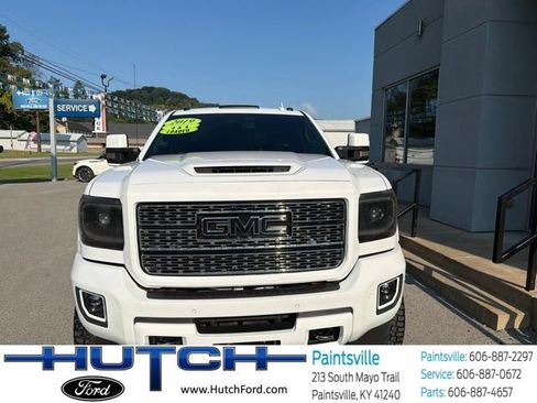 Used 2019 GMC Sierra 2500 Denali w/ Duramax Plus Package AWD/4WD image 20