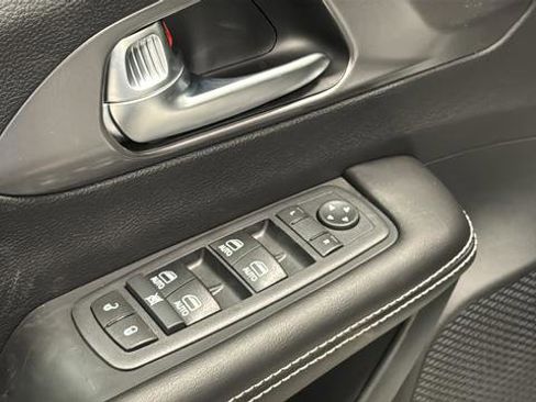 New 2026 Chrysler Voyager LX image 21