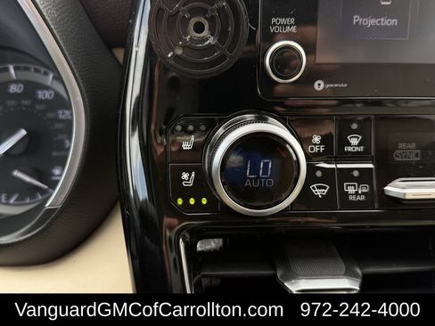 Used 2021 Toyota Highlander Limited FWD image 21