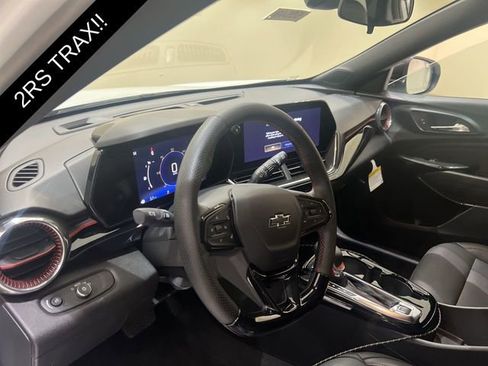 Certified 2025 Chevrolet Trax RS image 9
