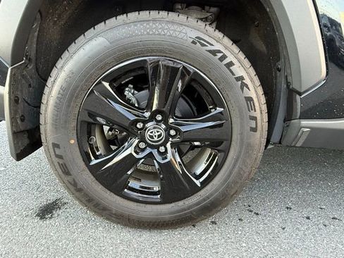 Used 2021 Toyota RAV4 XLE w/ Convenience Package image 27