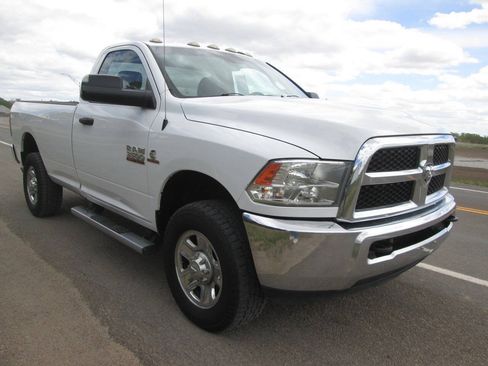 Used 2017 RAM 3500 Tradesman w/ Chrome Appearance Group AWD/4WD image 5