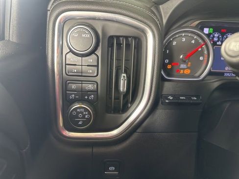 Used 2022 Chevrolet Silverado 1500 High Country w/ Technology Package AWD/4WD image 11