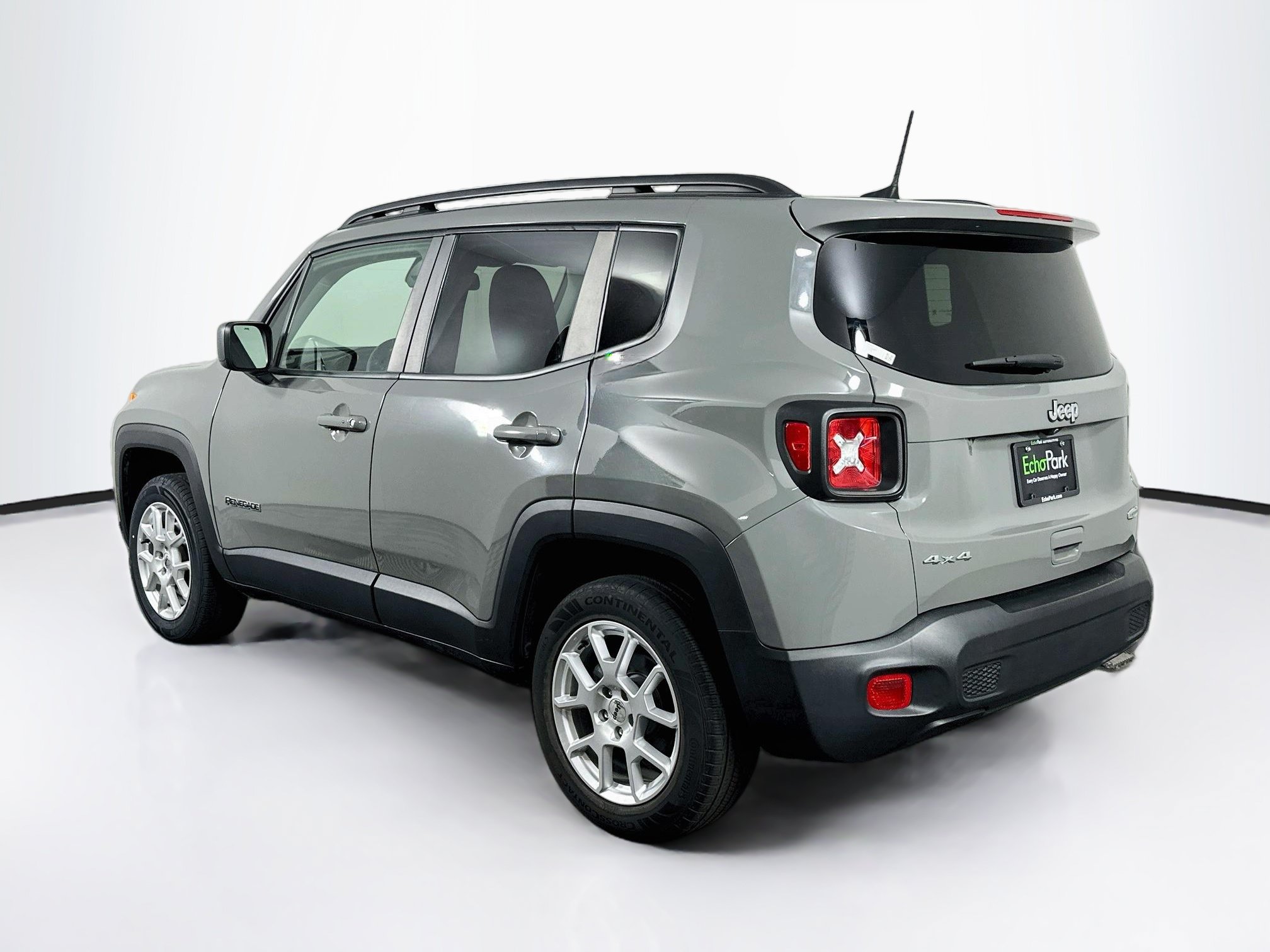 Used 2022 Jeep Renegade Latitude w/ Convenience Group AWD/4WD image 5